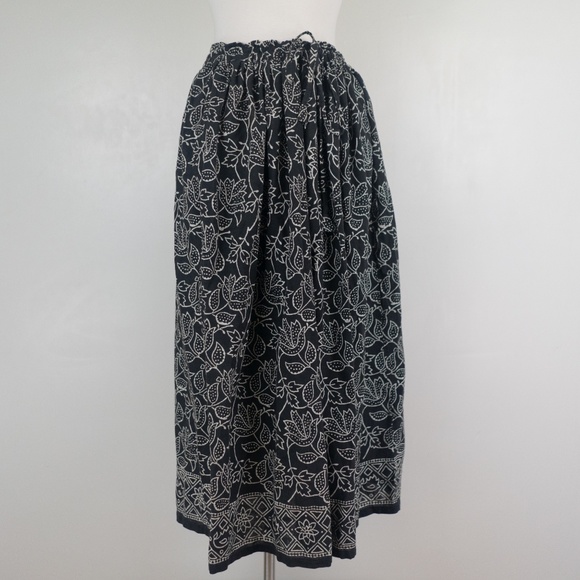 Orvis Black Maxi A-Line Skirt with Leaf Pattern - Picture 6 of 8